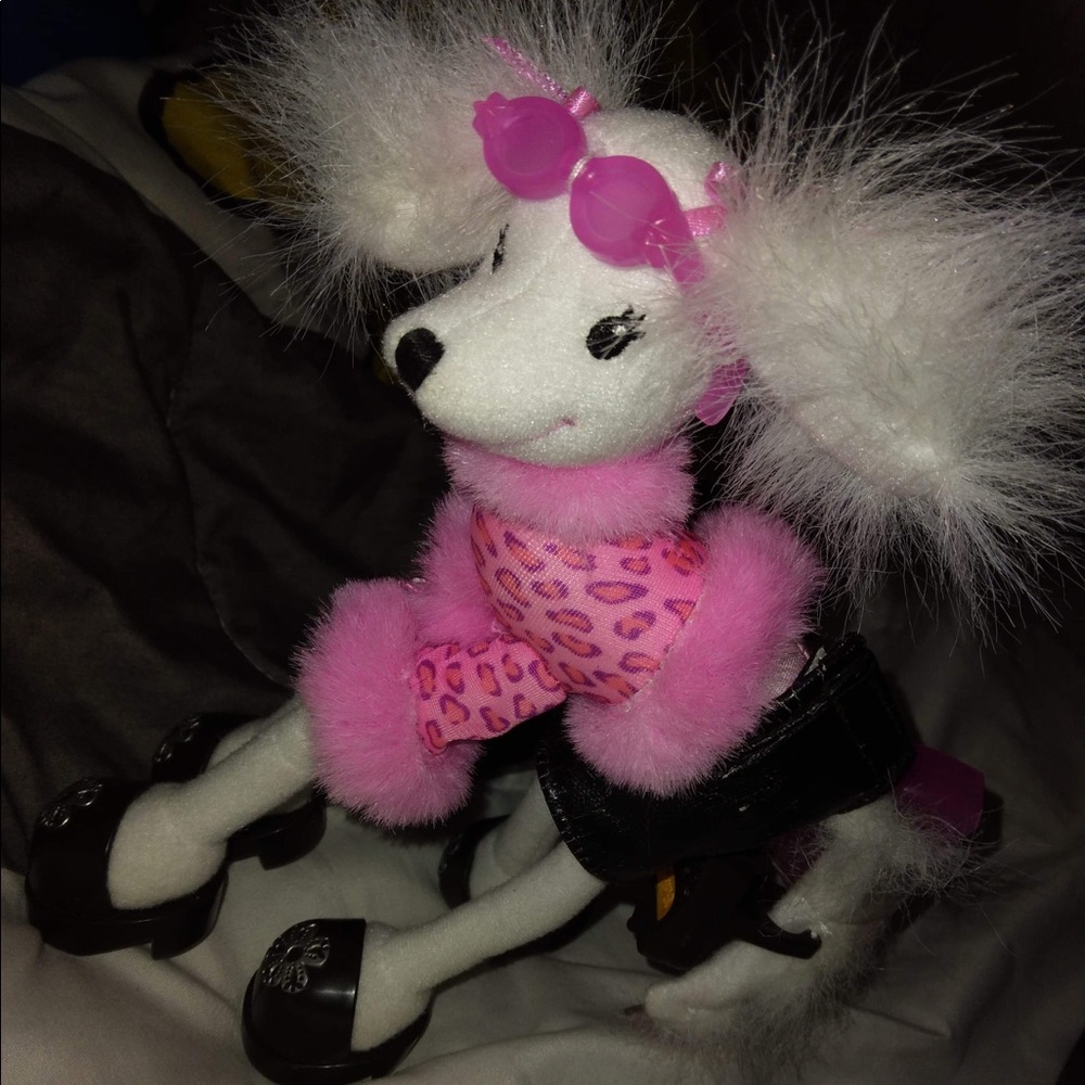 BARBIE POSE ME PETS